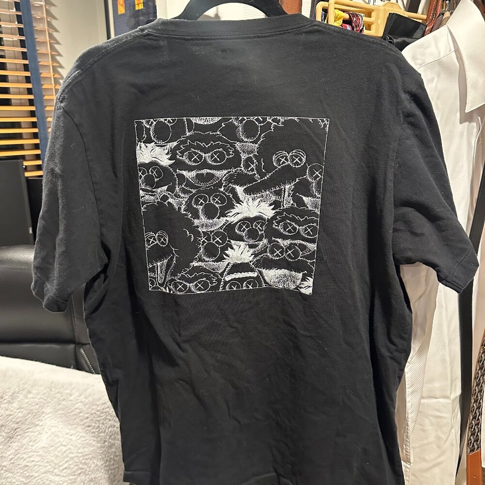 Kaws x Sesame Street x Uniqlo T Shirt